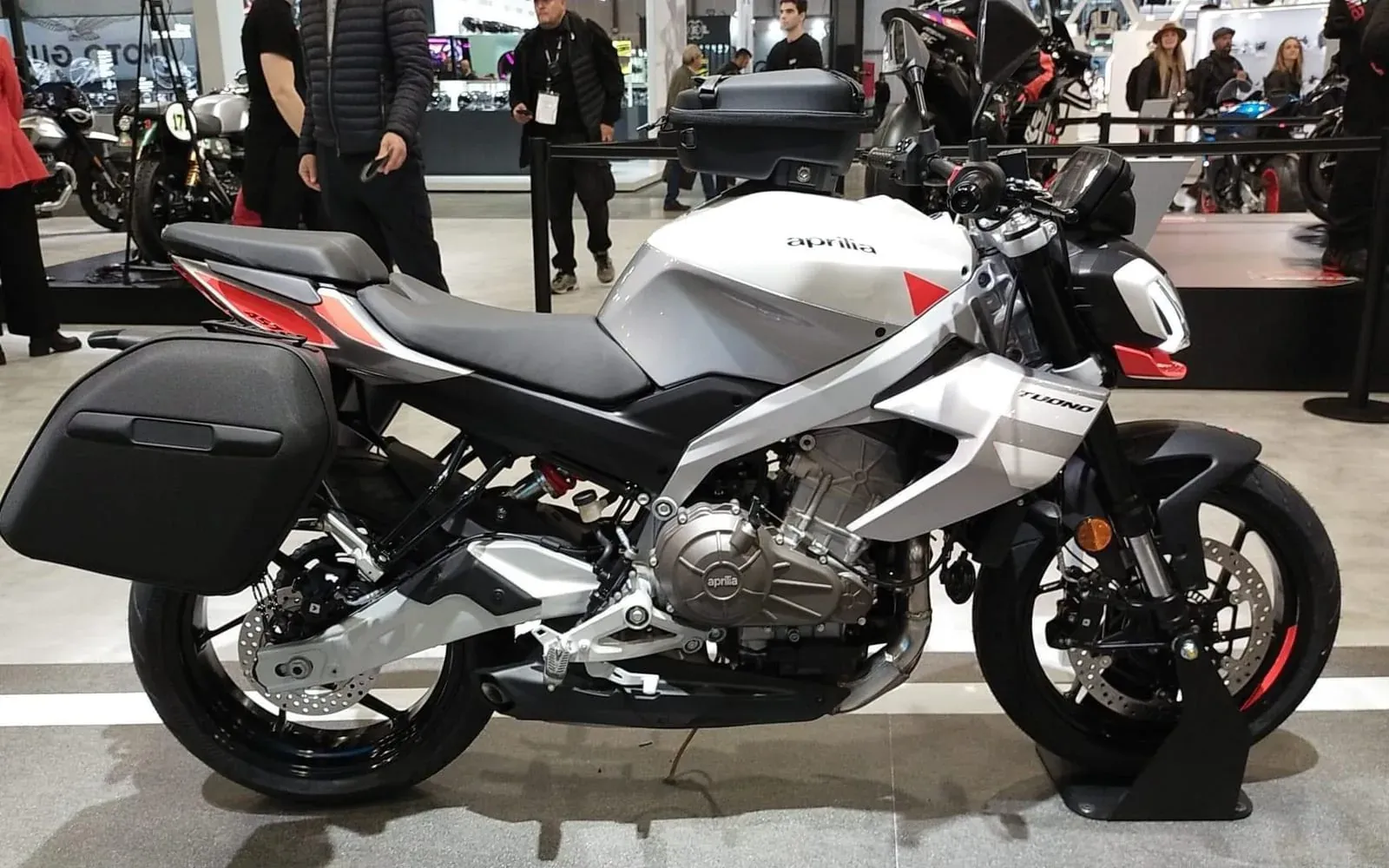 Aprilia Tuono 457