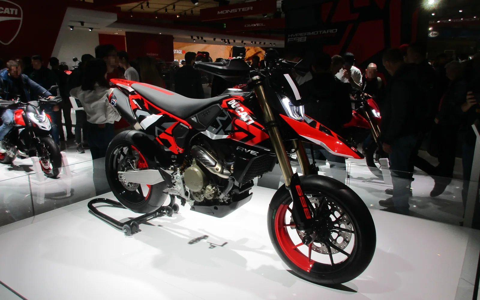 Ducati Hypermotard V2