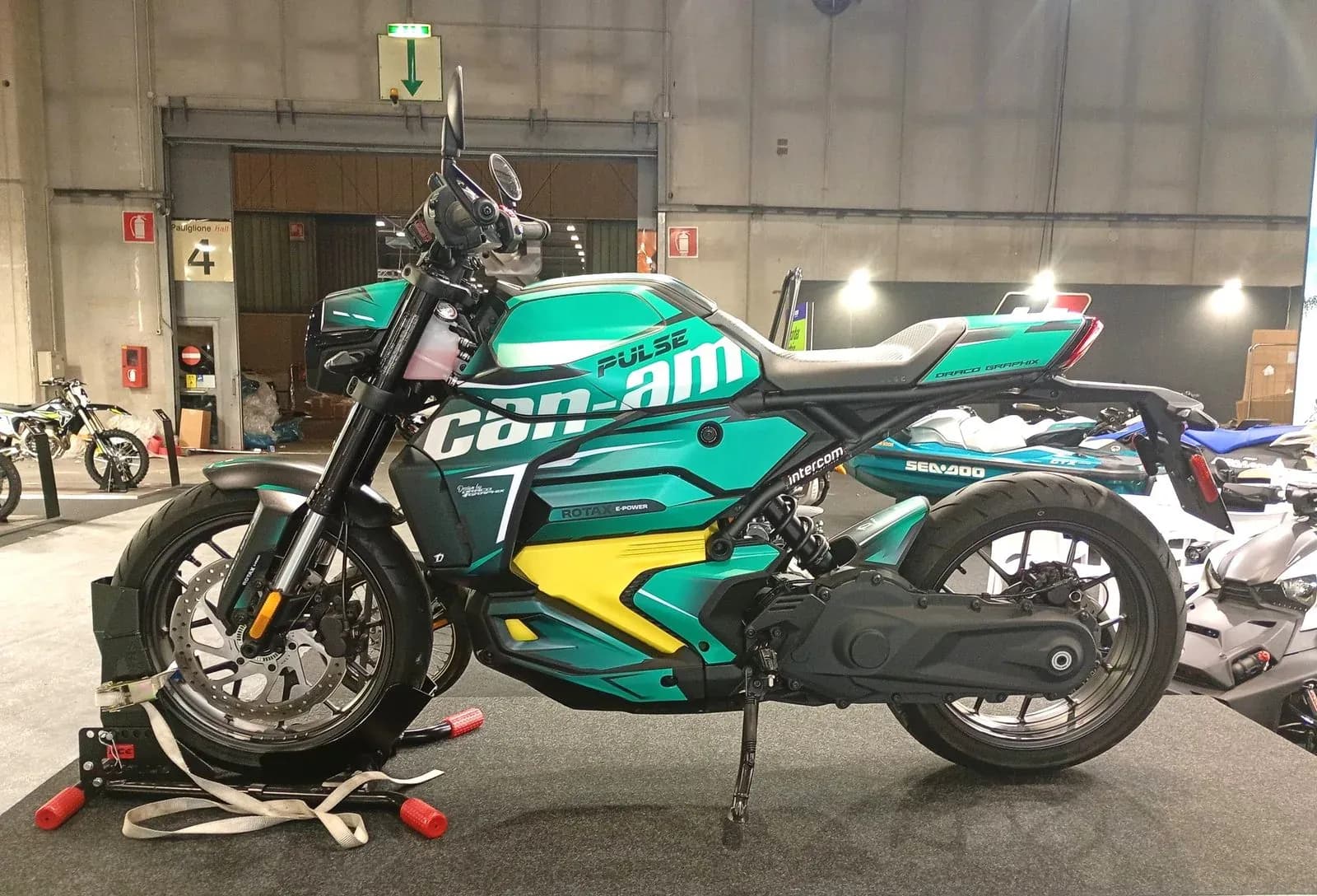 Can-Am is terug op twee wielen, en in 2026 werd het serieus over de prijs