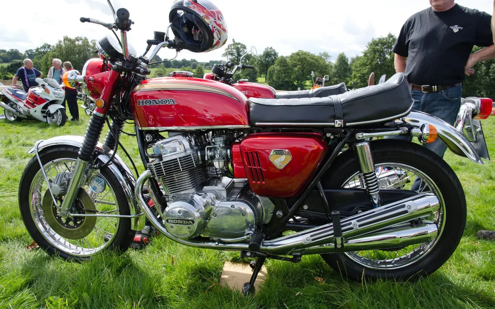 Vier Pijpen en een Schijfrem: Hoe de Honda CB750 de Superbike Uitvond
