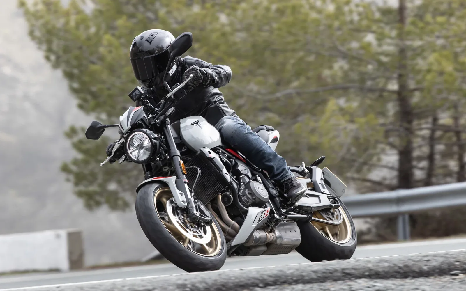 Triumph Trident 800 (2026): de middenklasse naked die de MT-09 onderbiedt