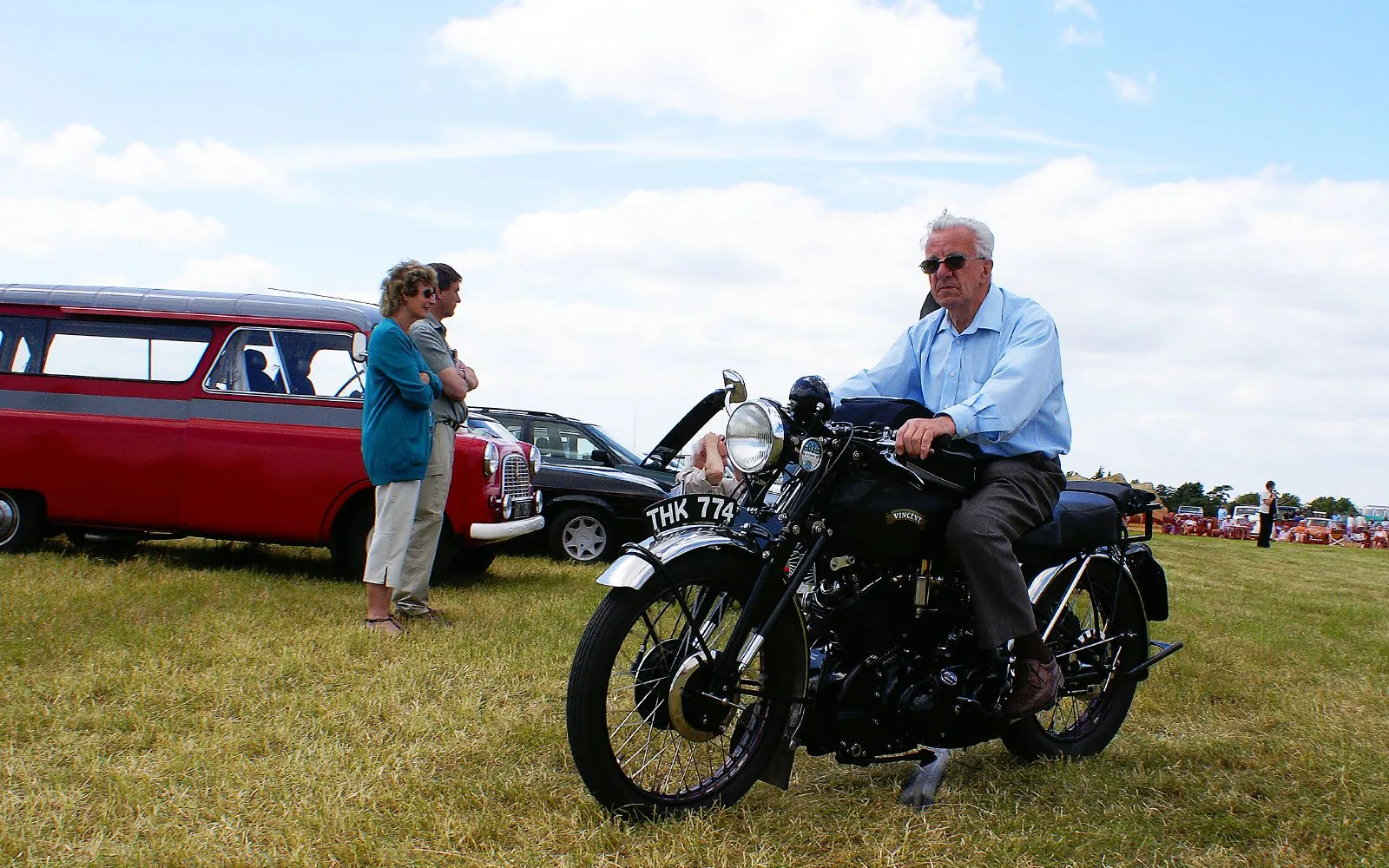 De Vincent Black Shadow: de snelste motor ter wereld, en de man in een zwembroek
