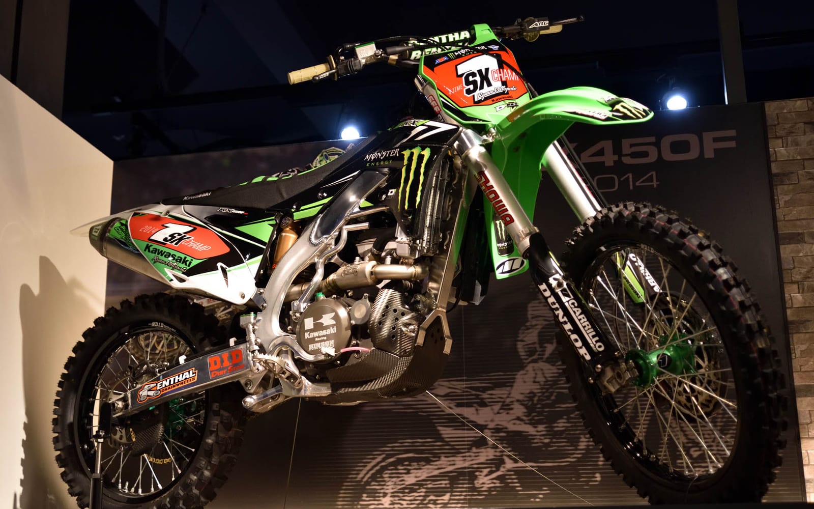 Big-bore tweetakten zijn terug: Kawasaki onthult de KX327