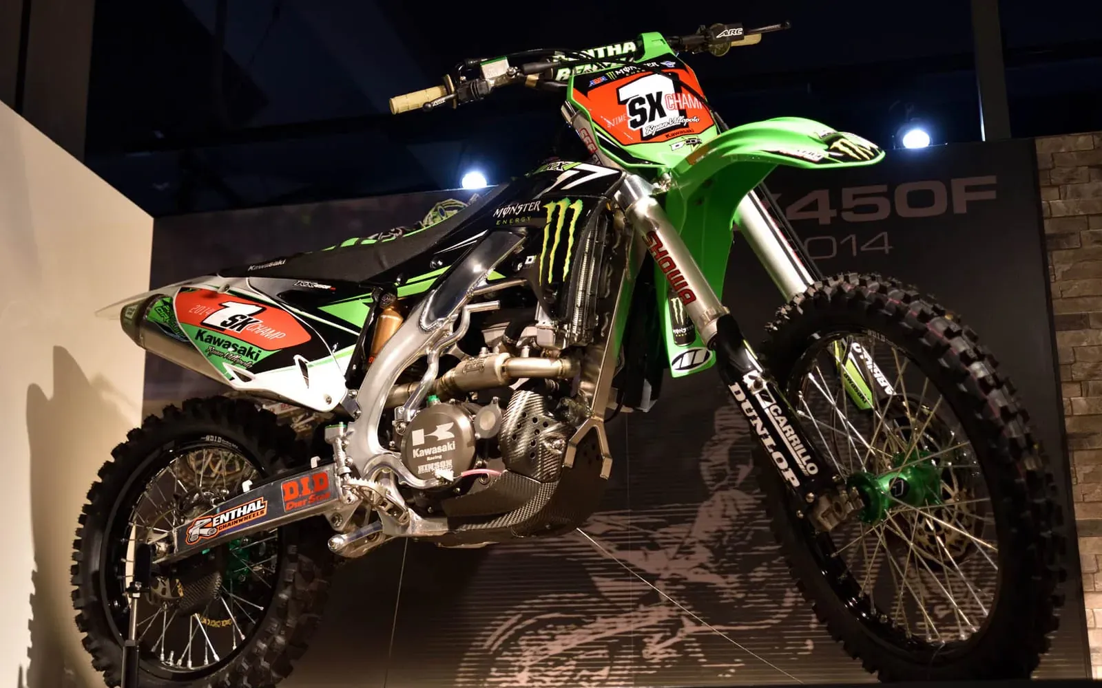 Big-bore tweetakten zijn terug: Kawasaki onthult de KX327
